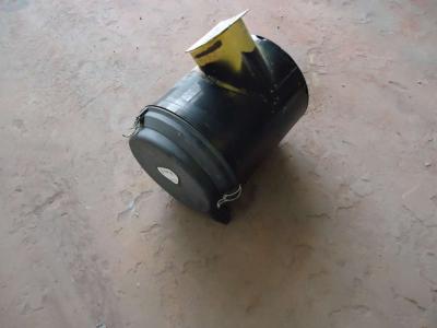 Supporto filtro aria per New Holland E385B in vendita da OLM 90 Srl