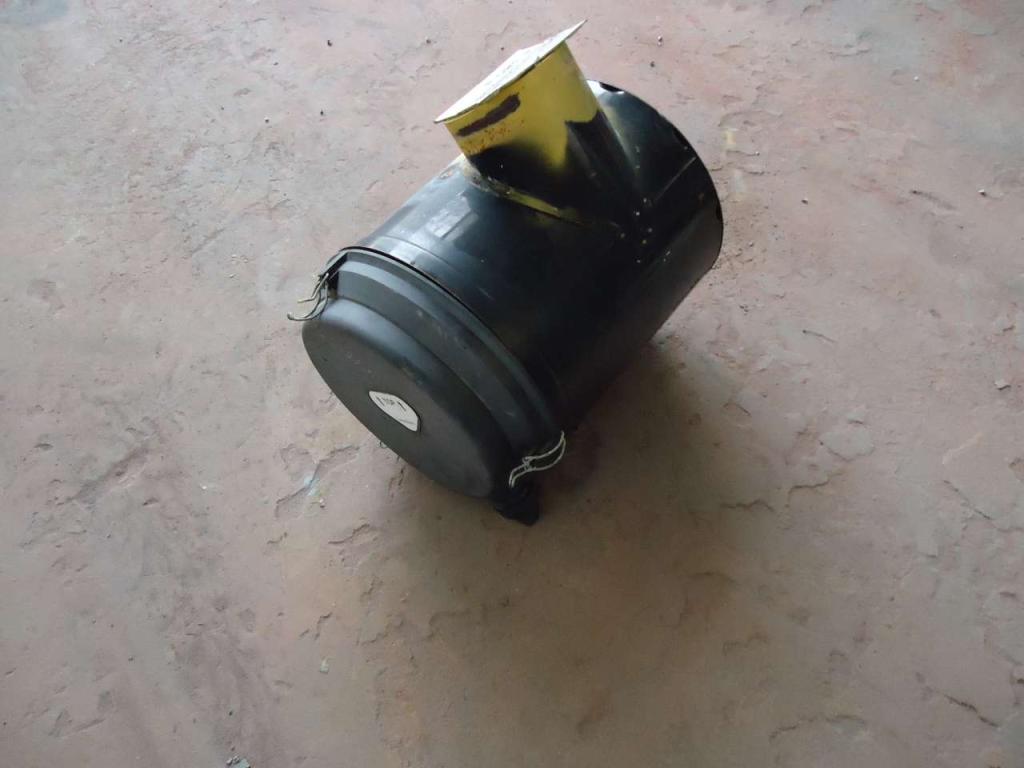 Supporto filtro aria per New Holland E385B Foto 1
