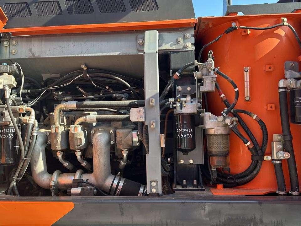 Hitachi ZX300LCNT-6 Foto 10