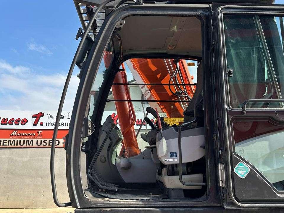 Hitachi ZX300LCNT-6 Foto 13