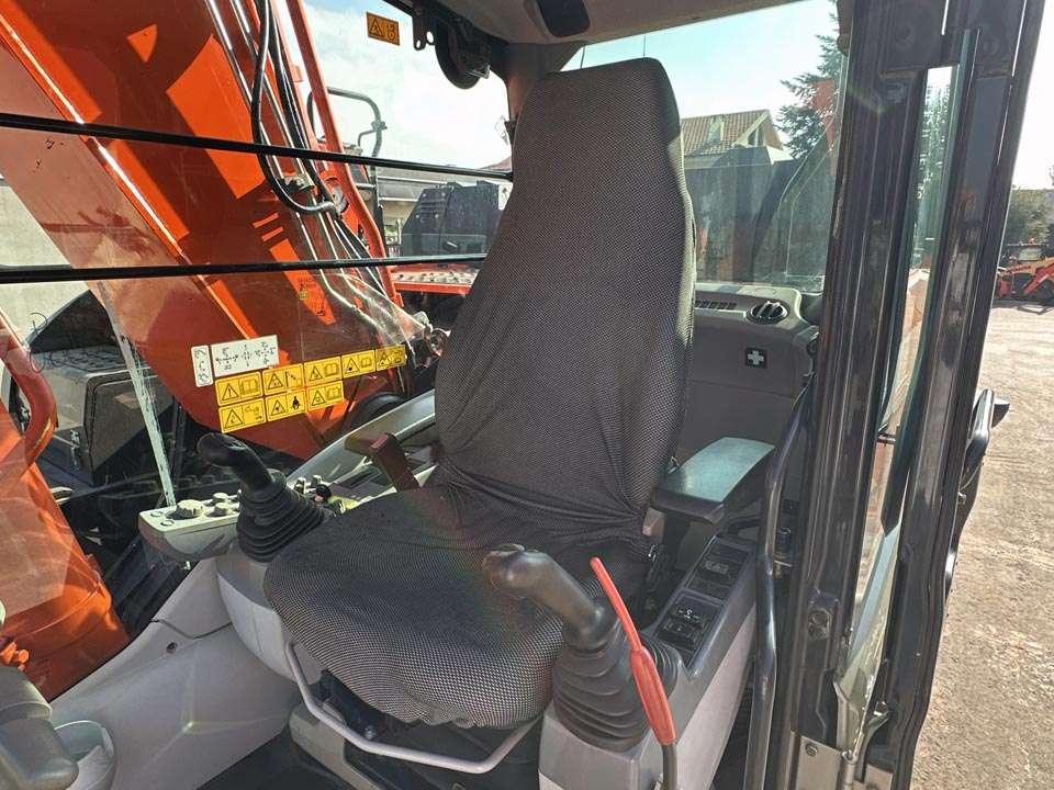 Hitachi ZX300LCNT-6 Foto 15