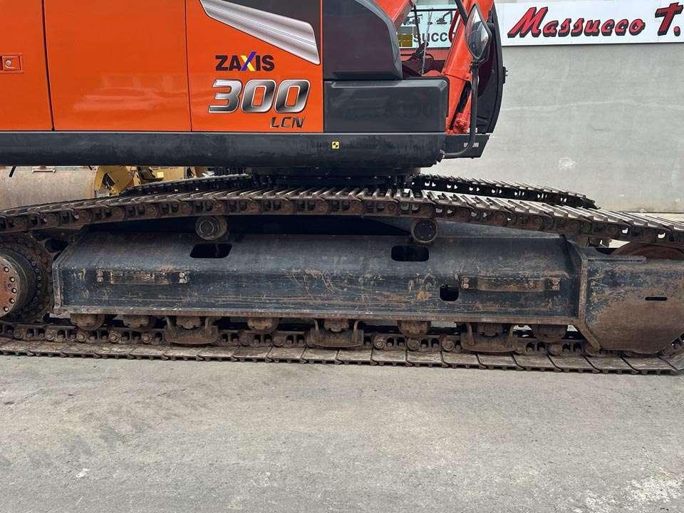 Hitachi ZX300LCNT-6 Foto 4