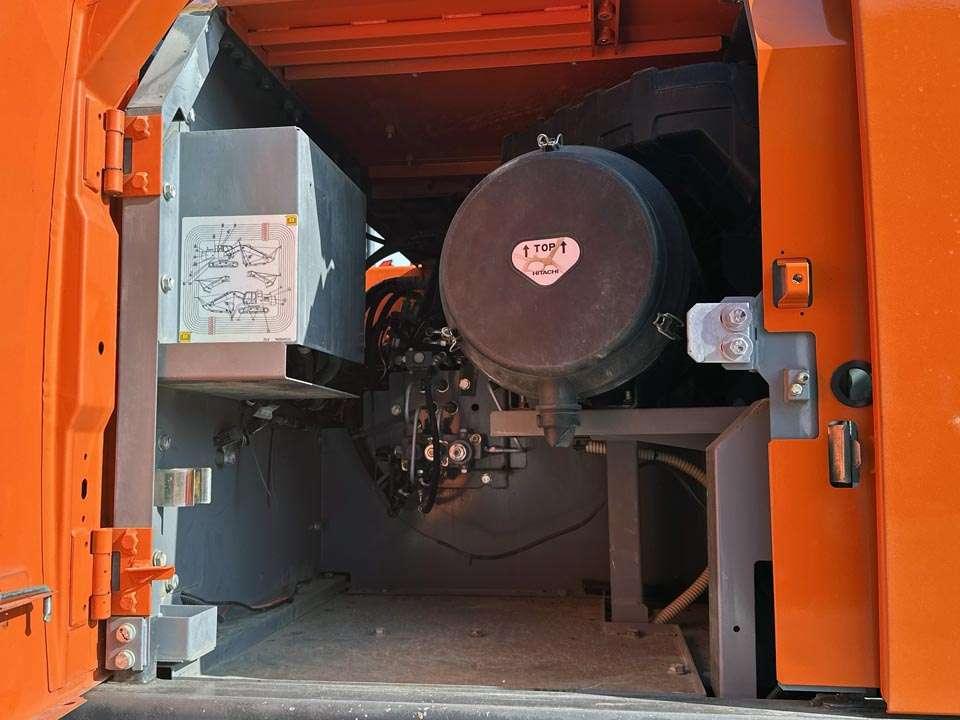 Hitachi ZX300LCNT-6 Foto 9