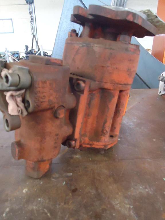 Pompa idraulica per Fiat Kobelco W270 - CODICE 76044270 Foto 1