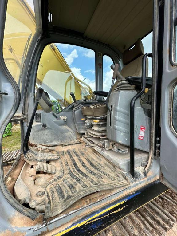 New Holland 305 Foto 3