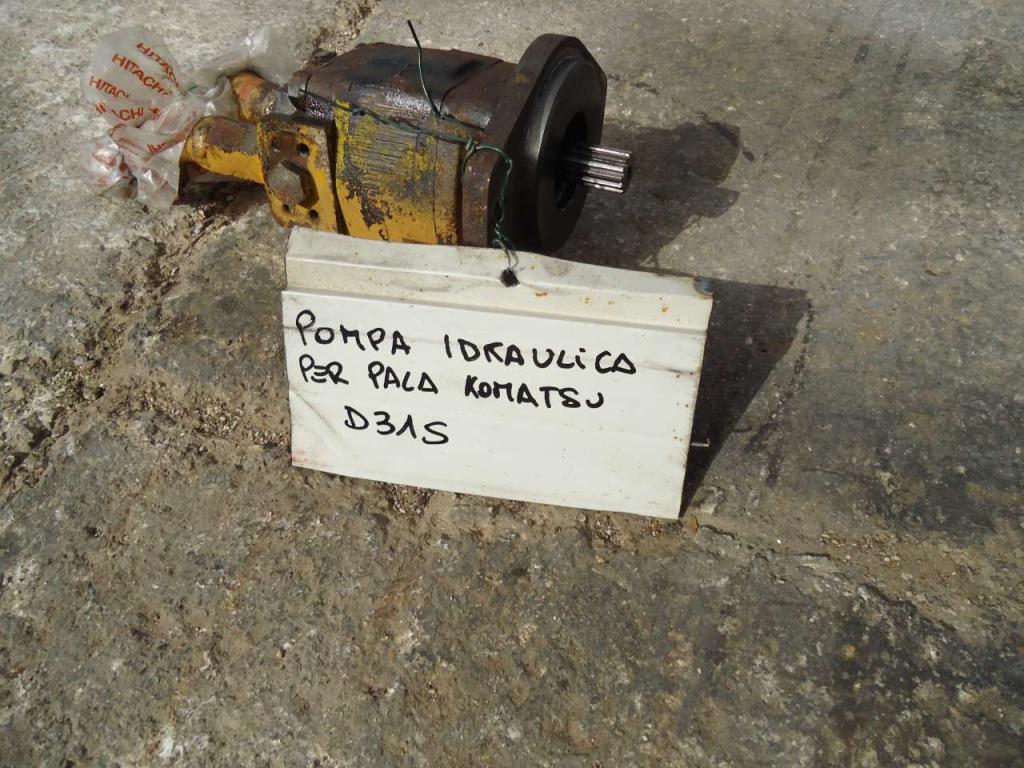 Pompa idraulica per Komatsu D31S Foto 3