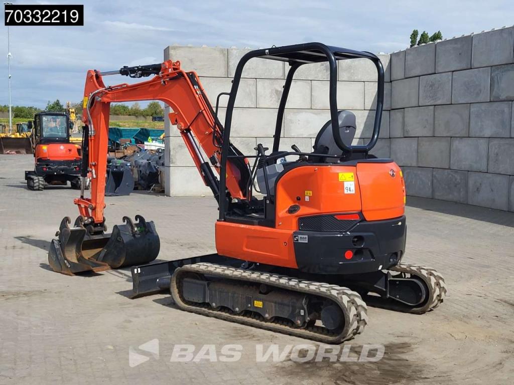 Kubota U36 -4 3 Buckets - Like New! Foto 3