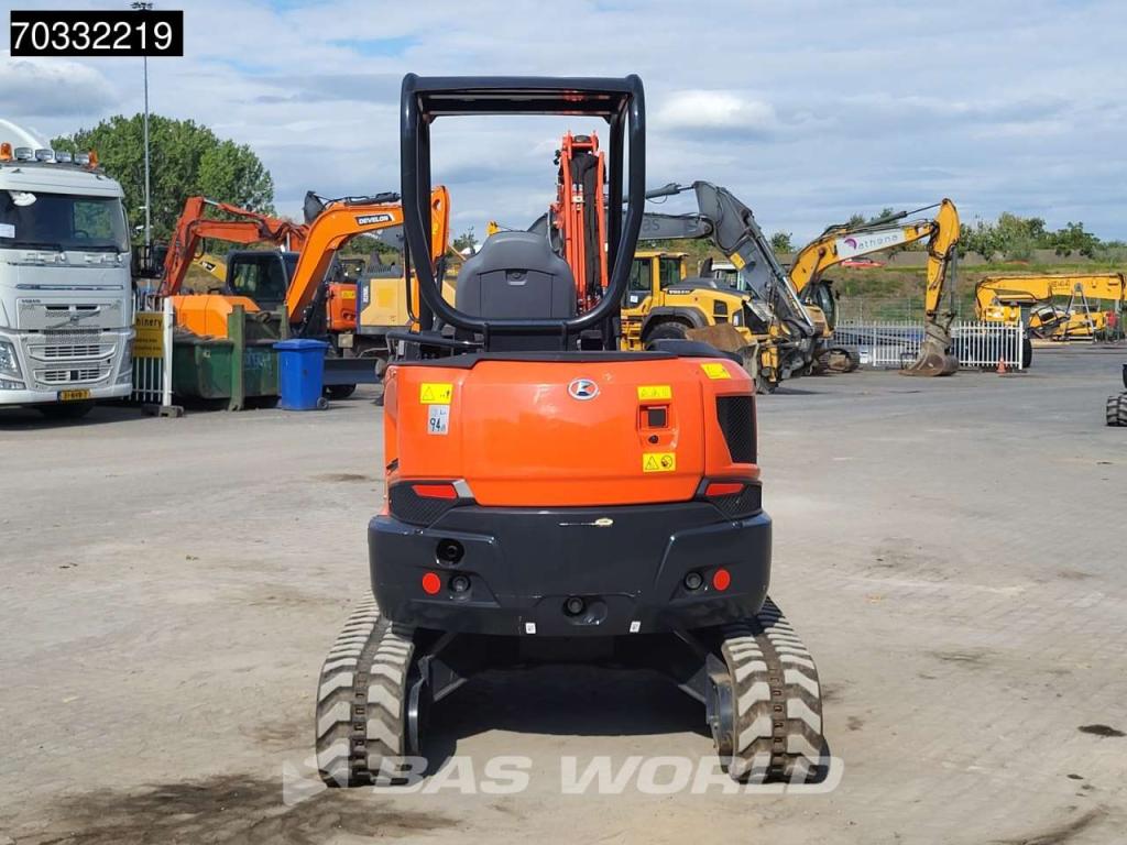 Kubota U36 -4 3 Buckets - Like New! Foto 5