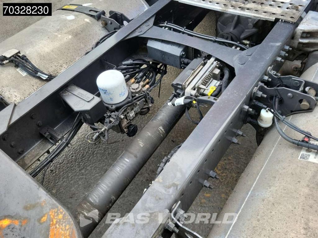 Volvo FH 460 4X2 Mega XL 2x Tanks ACC Navi Foto 16