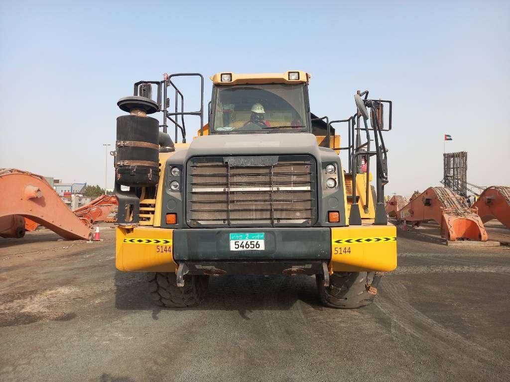 Komatsu HM400-3R (4 units available for sale in Abu Dhabi) Foto 9