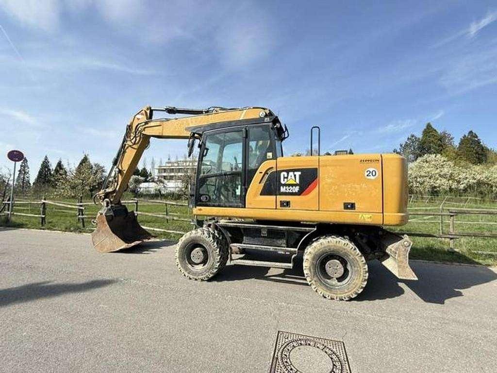 Caterpillar M320F Foto 2