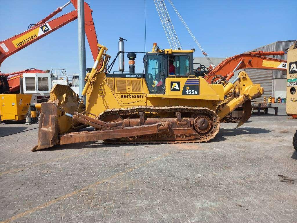 Komatsu D155A-6R (4pcs available for sale in Abu Dhabi) Foto 11