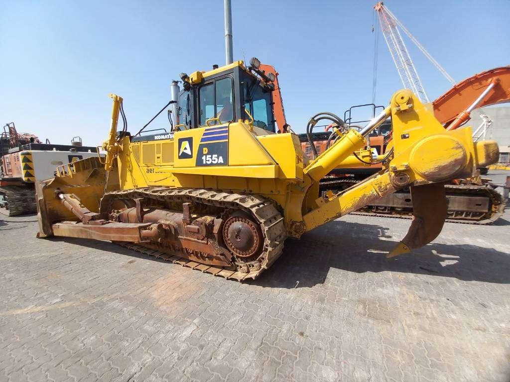 Komatsu D155A-6R (4pcs available for sale in Abu Dhabi) Foto 15