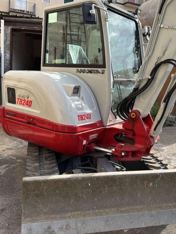 Takeuchi TB240 Foto 1