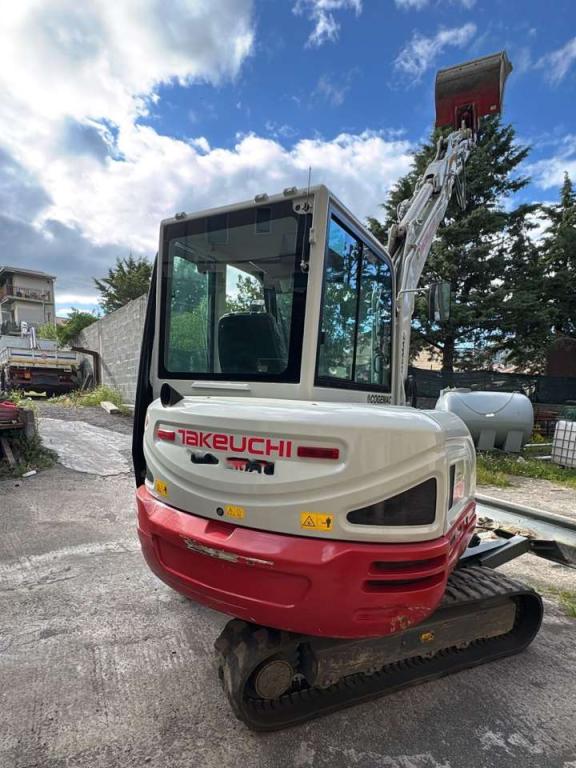 Takeuchi TB240 Foto 2