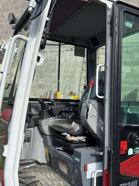 Takeuchi TB240 Foto 3