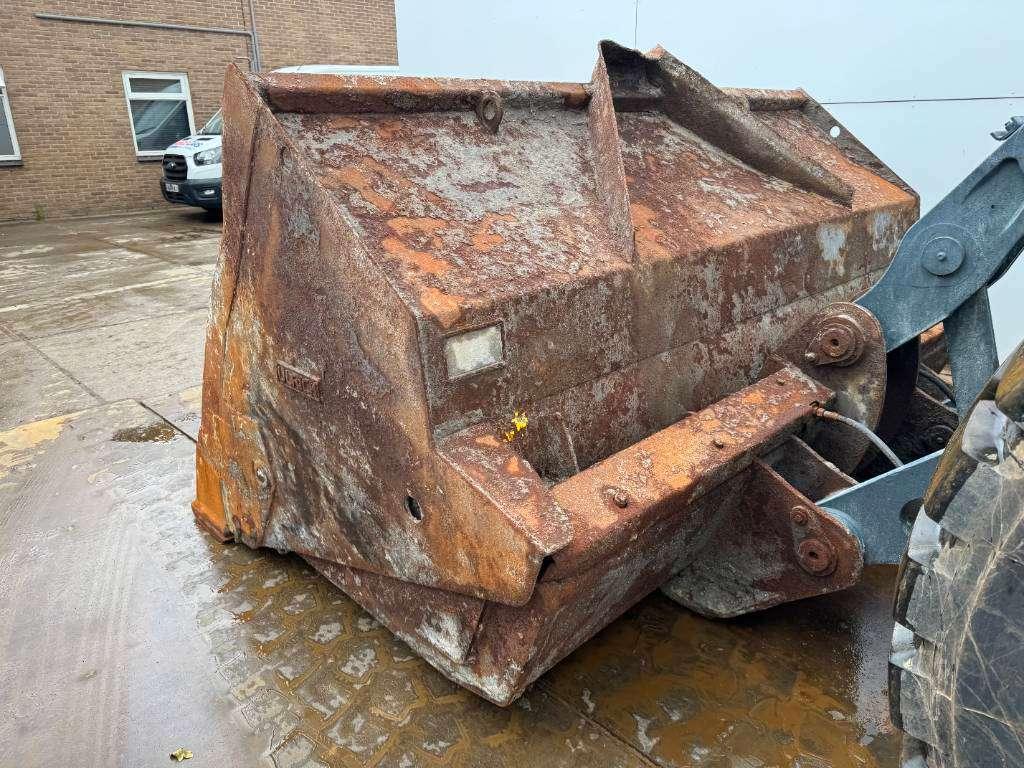 Volvo L150H - High-tip Bucket / Backup Camera Foto 16