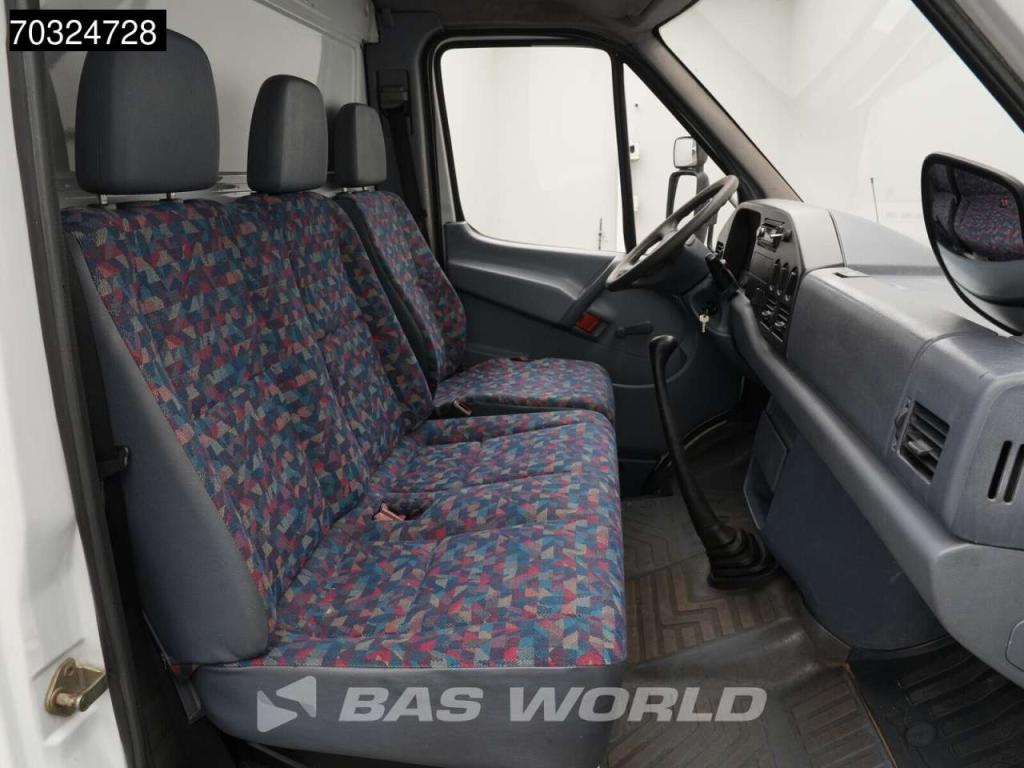 Mercedes-Benz Sprinter 412 D Dubbellucht Paardenwagen Horsetruck Pferdenwagen Foto 19