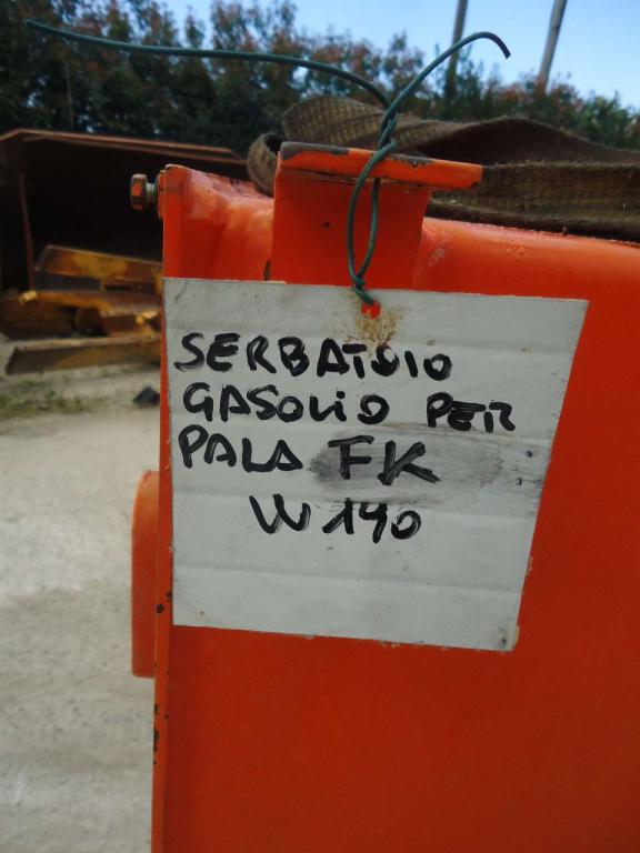 Serbatoio gasolio per Fiat Kobelco W190 Foto 5