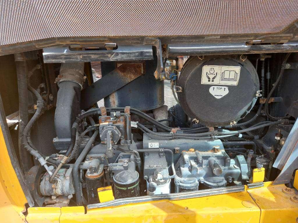 Komatsu D275A-5R (EXW - Abu Dhabi) Foto 17