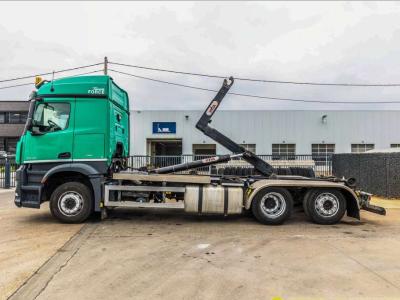 Mercedes-Benz AROCS 2643 L Foto 1