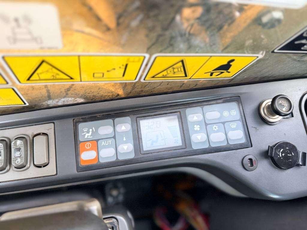Caterpillar 320D L Foto 13