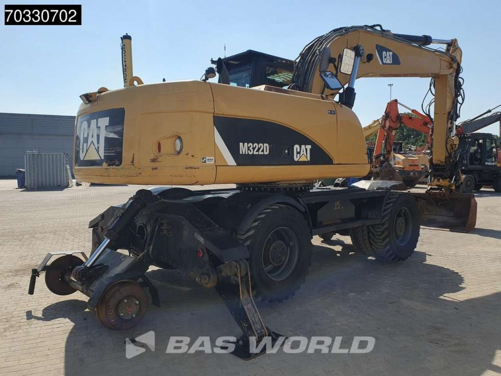 Caterpillar M322 D Rail & Road Foto 8