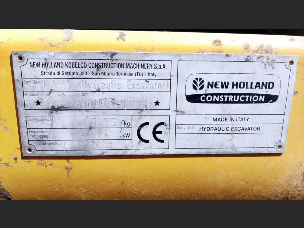 New Holland E135B Foto 3
