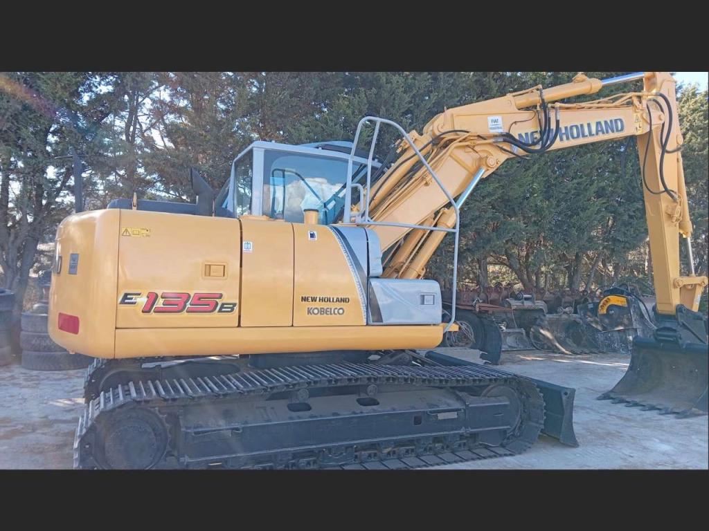 New Holland E135B Foto 9