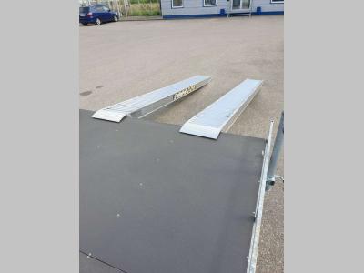 Coppia di rampe in alluminio Lunghezza 4.000 mm - Portata 2.500 kg in vendita da Progetto Rampe