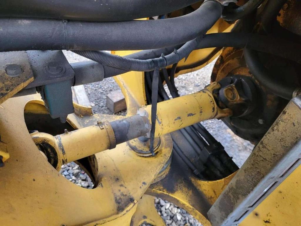 Volvo propeller shaft 11172545 for Volvo L110E, L110F, L120E, L120F Foto 2
