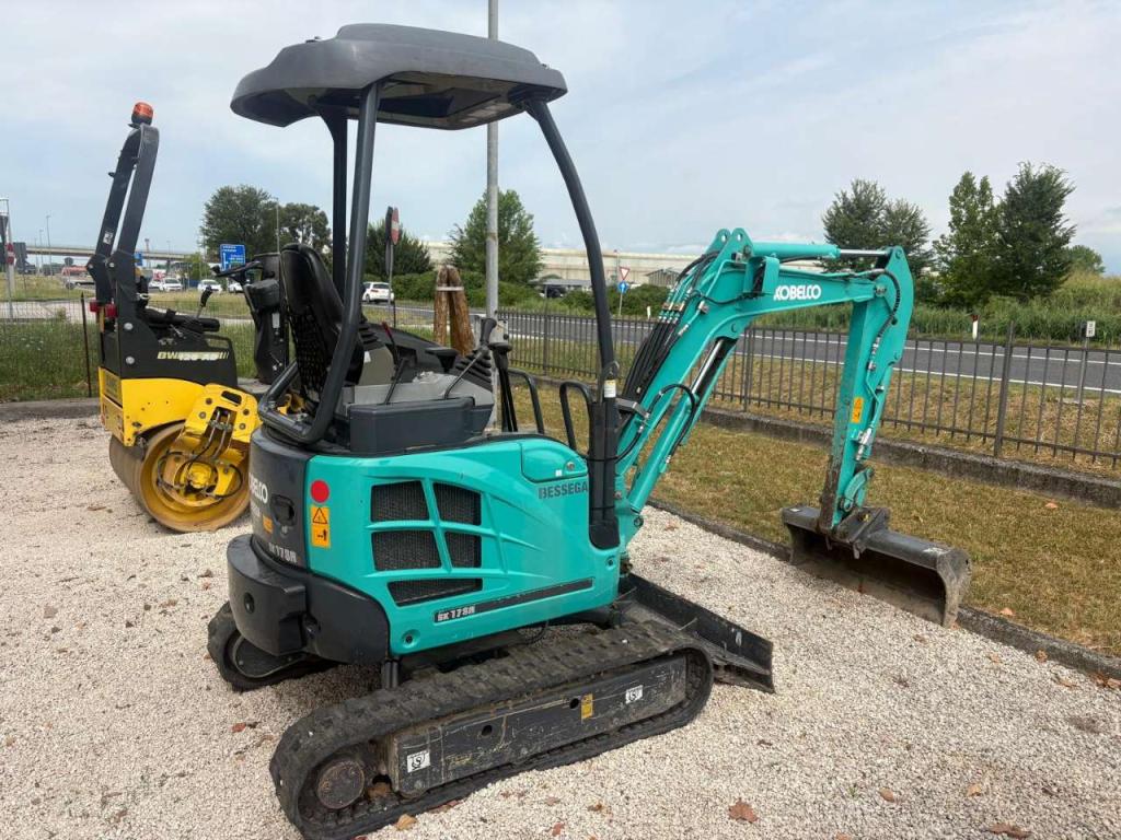 Kobelco SK17SR-3 Foto 4