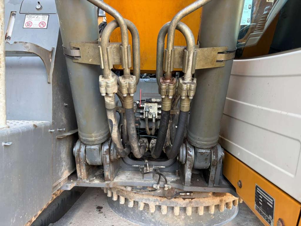 Liebherr R922LC Foto 9