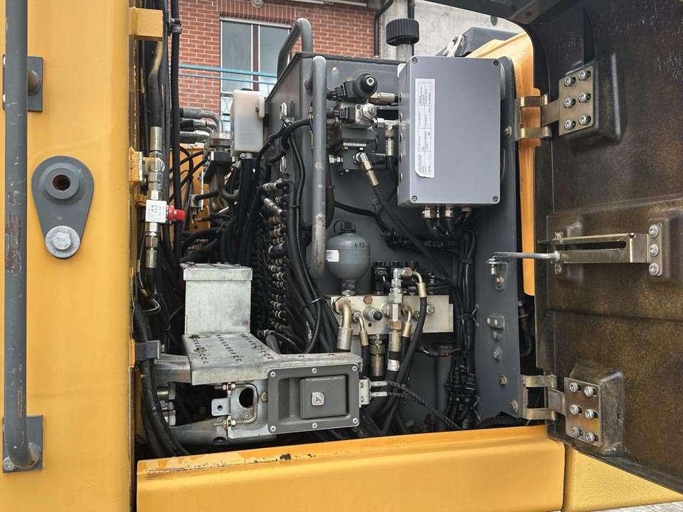 Liebherr R317 Litronic Foto 9