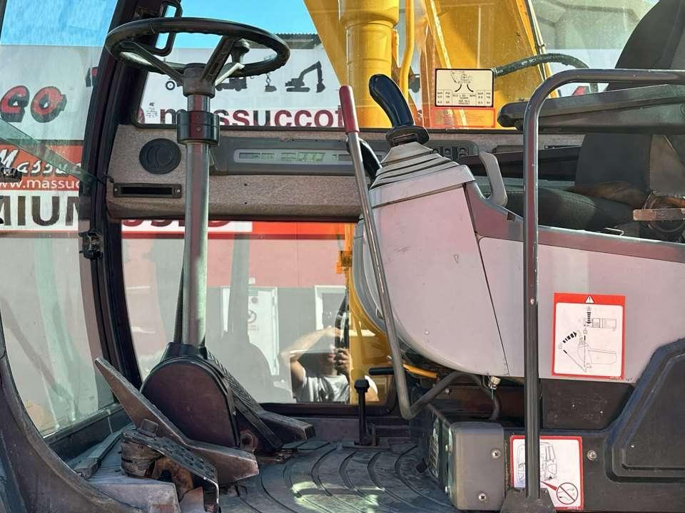 JCB JS130W 4x4 Foto 12