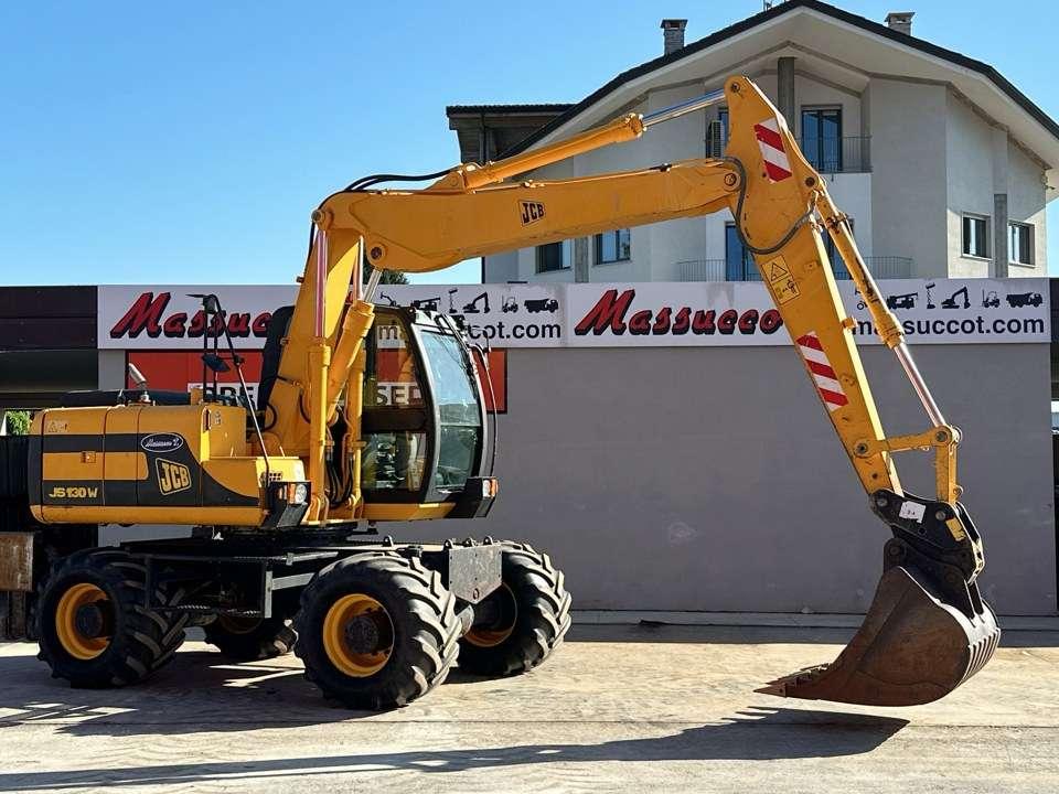 JCB JS130W 4x4 Foto 19