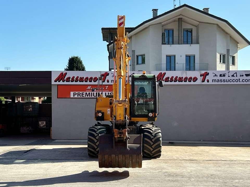 JCB JS130W 4x4 Foto 20