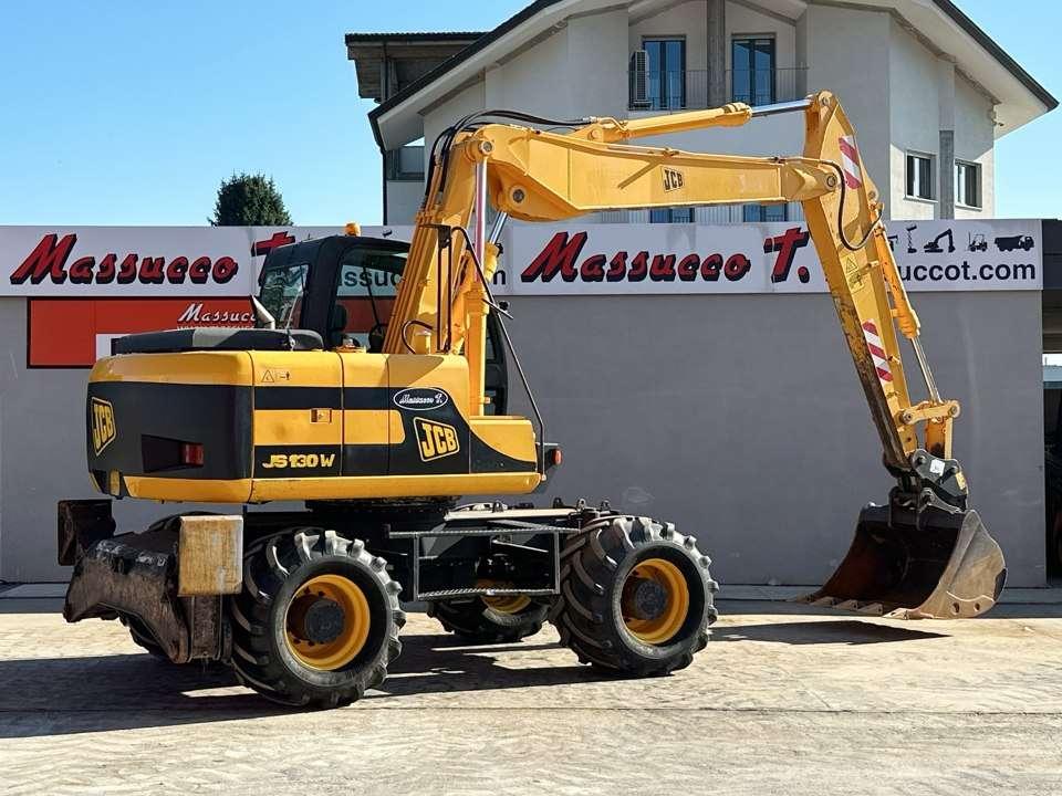 JCB JS130W 4x4 Foto 22