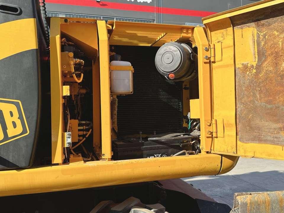 JCB JS130W 4x4 Foto 8