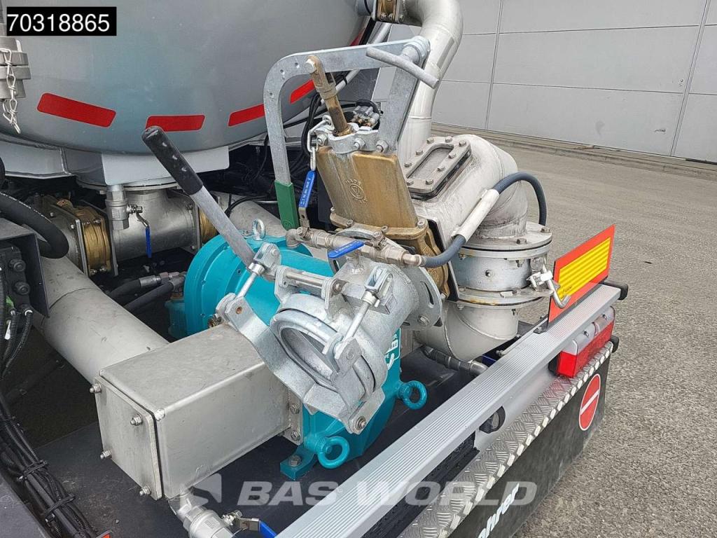 Kässbohrer STB 3 axles Gülle Waste Liftachse Foto 28
