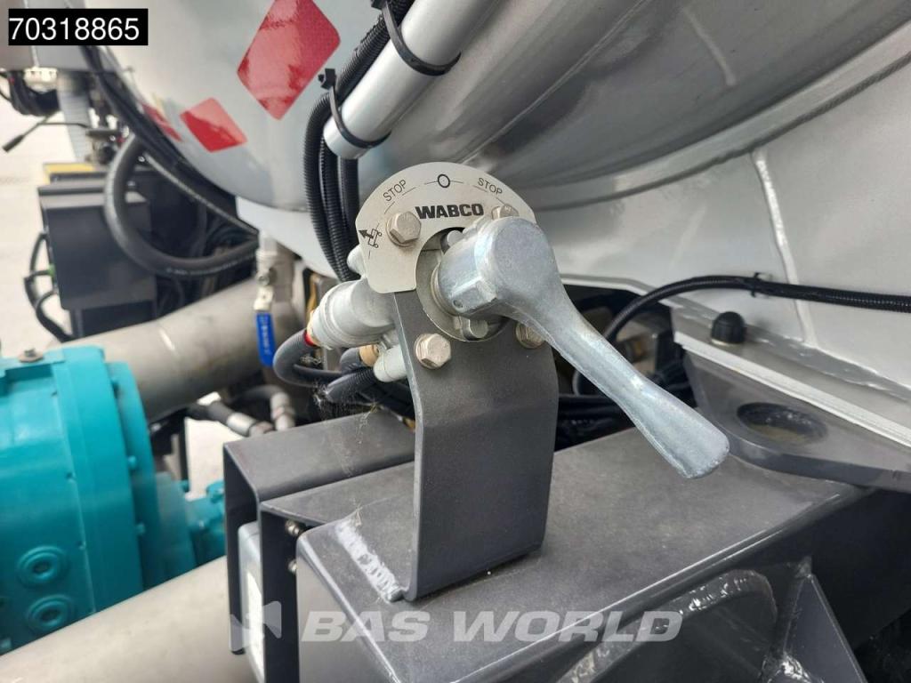 Kässbohrer STB 3 axles Gülle Waste Liftachse Foto 29