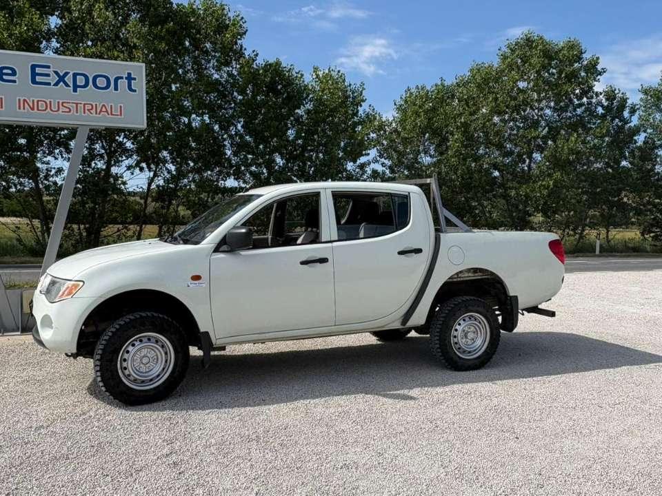 Mitsubishi L200 4X4 MANUALE Foto 2
