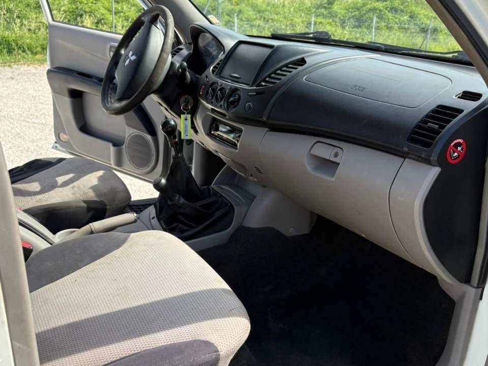 Mitsubishi L200 4X4 MANUALE Foto 5