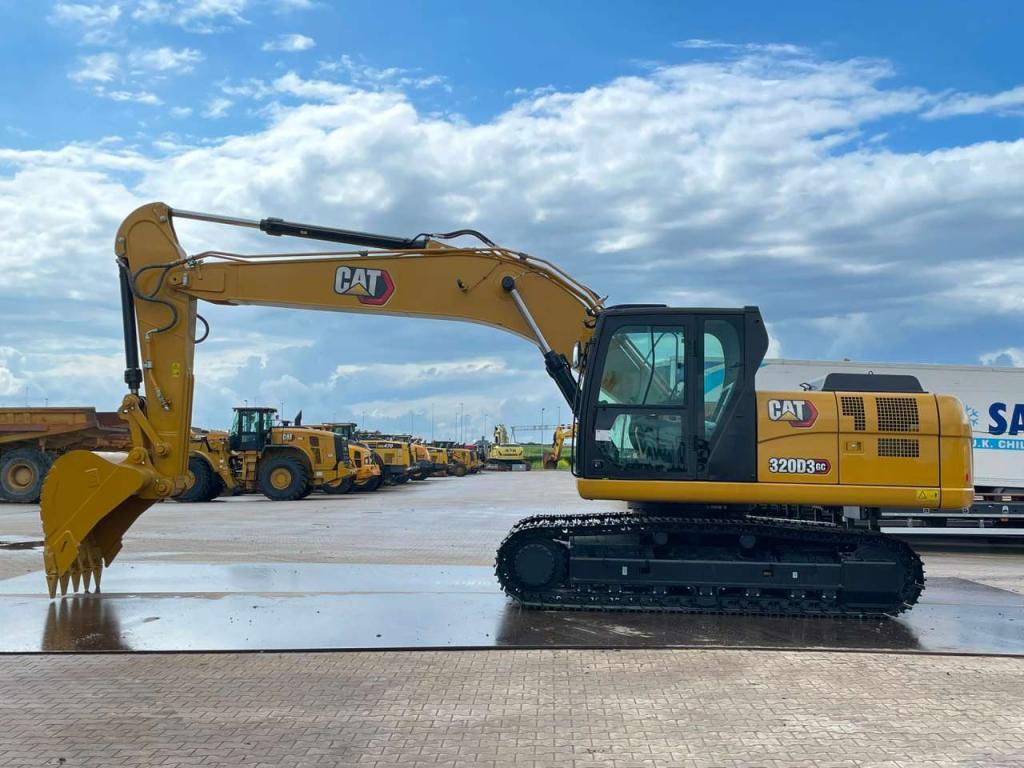 Caterpillar 320D3 GC Foto 1