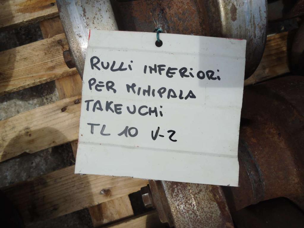 Rulli inferiori per Takeuchi TL10V-2 Foto 2