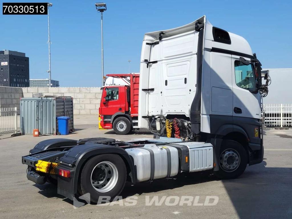 Mercedes-Benz Actros 1851 4X2 BigSpace 2x Tanks M.O.T. Foto 9
