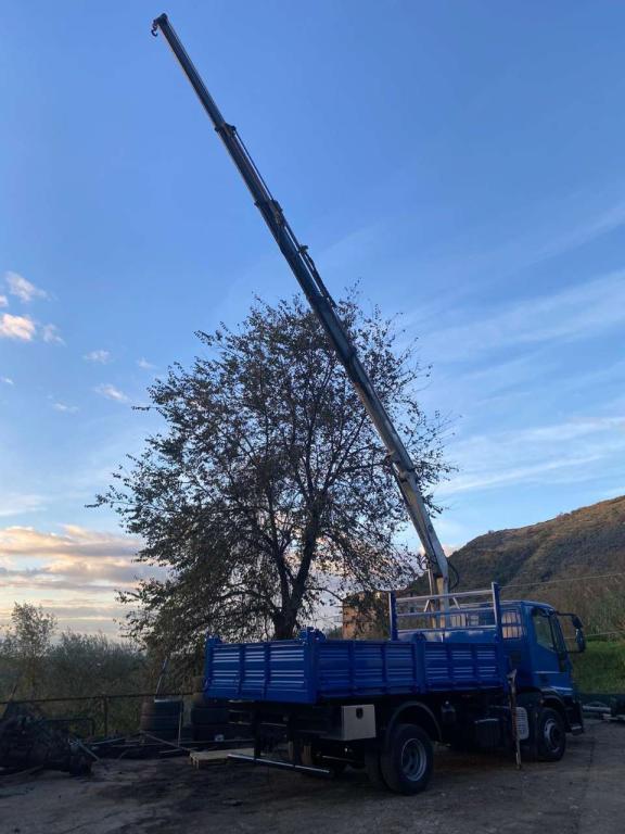 Iveco EUROCARGO 150E25P Foto 3