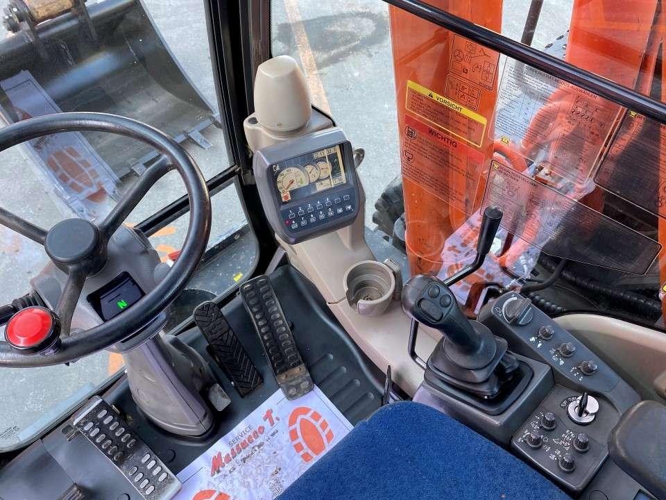 Hitachi ZX210W-3 Foto 9