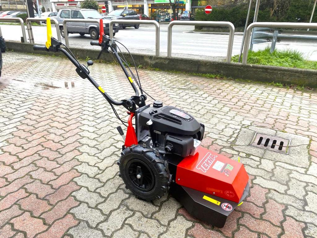 Tekna TR 70 HONDA - TESTINA 6 FILI - RUOTE MOTRICI PNEUMATICHE Foto 1