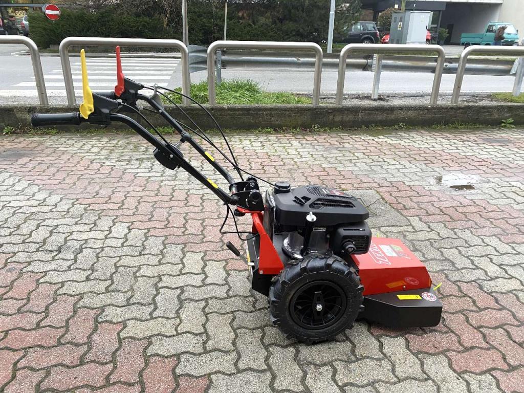 Tekna TR 70 HONDA - TESTINA 6 FILI - RUOTE MOTRICI PNEUMATICHE Foto 3
